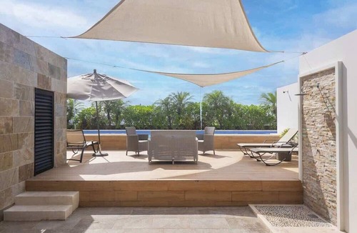 Gonzalo Guerrero Condo | Stylish Condo 1 Block to Beach & Rooftop Pool