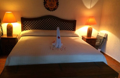 Gonzalo Guerrero Condo | Charming Mexican Style Condo with a fantastic location