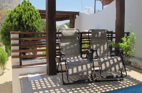 Tohoku Condo | Charming Penthouse, FREE INTERNET, CABLE and SAFE DEPOSIT BOX