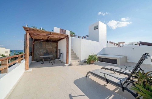 Zazil-ha Condo | 2 BR Penthouse - Beachside - Casa del Mar