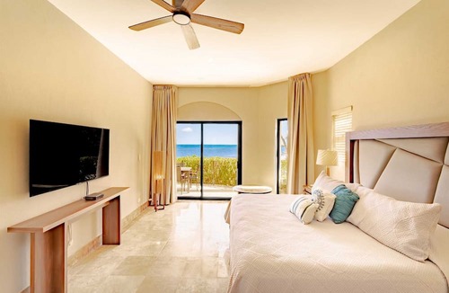 Centro Condo | Condo Sits Over the Beach! Stunning Ocean Views | Beach Service | Steps to 5th Ave | Maid!