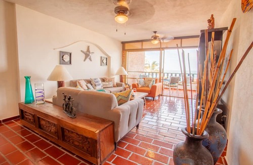 Amapas Condo | Playa Bonita Casa de Risa located on Los Muerto Beach 2BD Condo for rent in Los