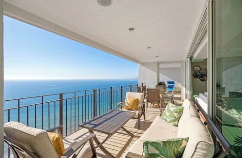 South Hotel Zone Condo | Spectacular Beachfront, Ocean & City Views of Puerto Vallarta - Great Rates!