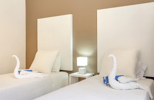 Centro Apartment | Nomads, Monthly Special, Good Wi-Fi, Roof, V6