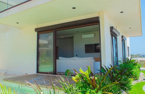 Cerritos Apartment | Vista de playa y alberca de lujo