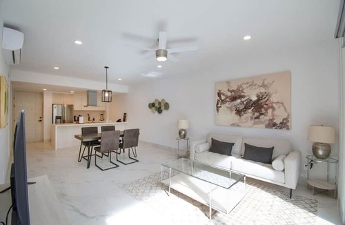 El Tezal Apartment | 2BR Gem: City & Beach