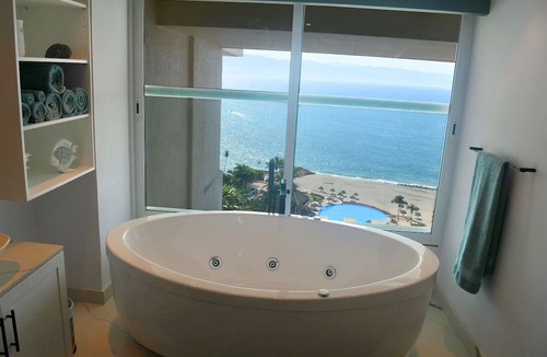 Isla Iguana Condo | Unwind in style-Your Luxury Vacation Penthouse in Puerto Vallarta,MX!