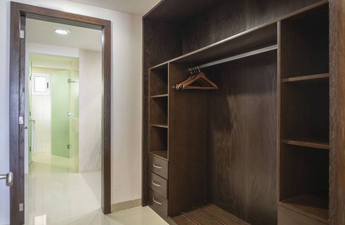 Puerto Juarez Condo | Ocean view Condo - 3 BR, Tub, Pool & Gym - Mareazul