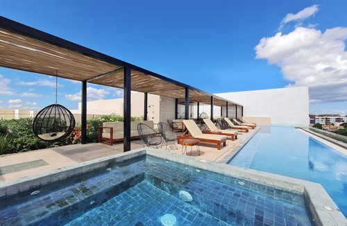 Zazil-ha Apartment | Chic studio with WiFi and AC in vibrant Playa del Carmen, centric and OV rooftop