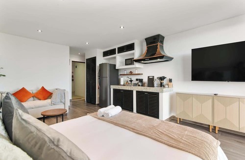 Luis Donaldo Colosio Apartment | Sweet Studio By the Sea with Views,Walk Everywhere