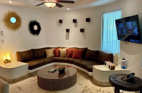 Downtown Apartment | 2BR Kobah 1 Block to Beach & 5th - Pool+Gym