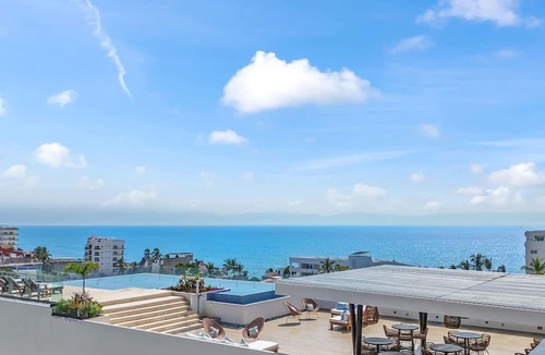 Bucerias Apartment | Vista Bucerias 306 - Roof Top Pool & Stunning Views