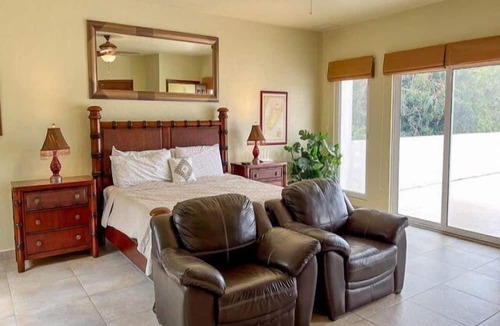 Flores Magon Condo | Ocean and Beachfront, 15 Minutes to Downtown Cozumel