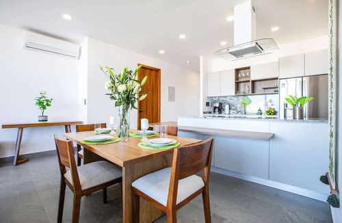 Colonia 5 de Diciembre Condo | Torre Doze Private Penthouse