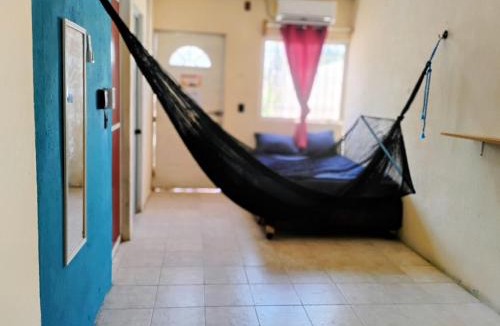 Cancun Apartment | Casita Linda Vista en Cancún, Privado con A C y WiFi, Cerca de Transporte a Zona Hotelera