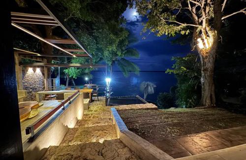 Mario Villanueva Madrid Villa | Lagoon Escape with Kayaks and Views