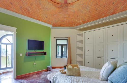 San Miguel de Allende House | Villa Near Parroquia de San Miguel Arcángel!