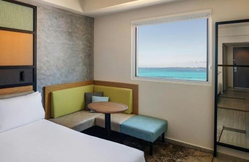 Punta Cancun Hotel | Aloft by Marriott Cancun