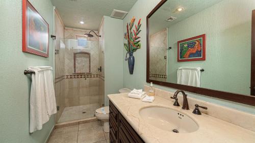 Bella Vista House | One-Of-A-Kind Penthouse Luxurious Massive Ocean Front Condo