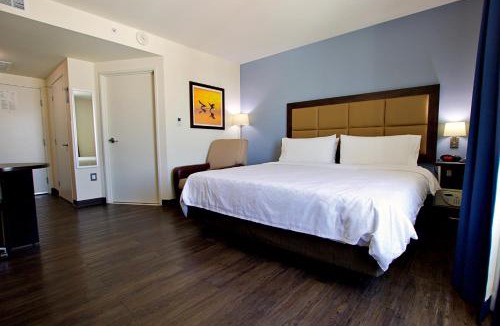 Celaya Hotel | Candlewood Suites - Celaya by IHG