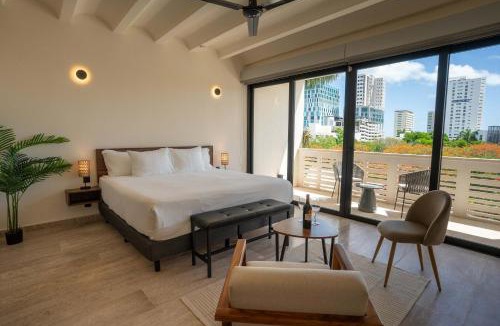 Downtown Cancun Apartment | All-in-One Studio - Fast WiFi Cowork & More
