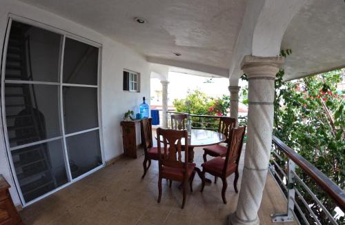 Colonia Maravilla House | Casamaya Hostel & Diving