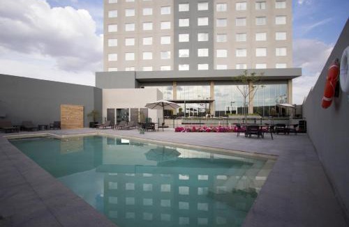 Silao Hotel | Fiesta Inn Suites Aeropuerto del Bajío