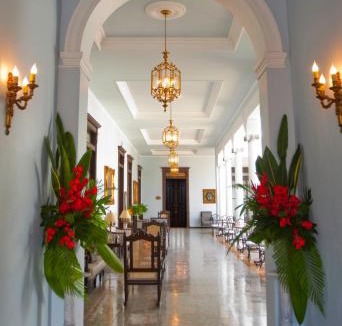 Zona Paseo Montejo Hotel | Casa Azul Monumento Historico