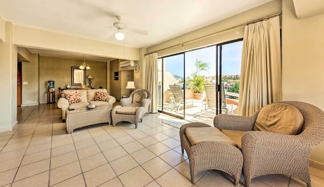 Marina View Cabo San Lucas Condo < 1 Mile to Beach
