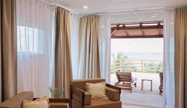 Noah Beach Hotel & Suites
