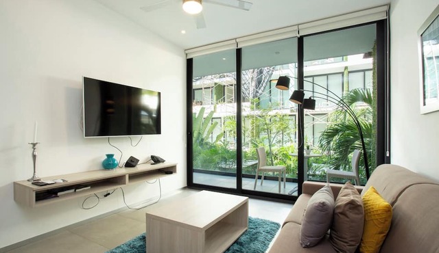 Lovely One Bedroom With Amazing Terrace View!