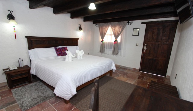 Plaza San Cristóbal Inn