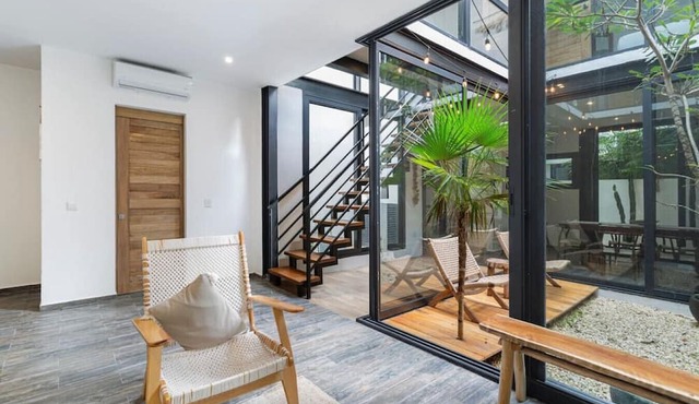 Cozy and Chic, Private Pool & 5 mins to beach