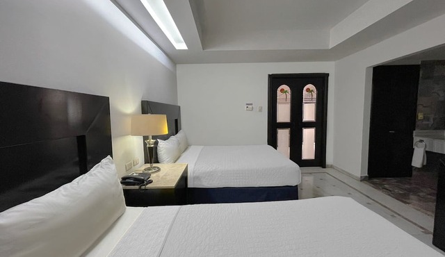 Hotel Plaza Inn