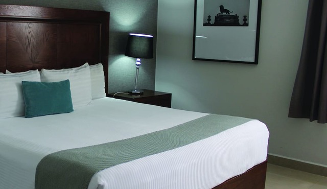 Hotel Suites Mexico Plaza Campestre