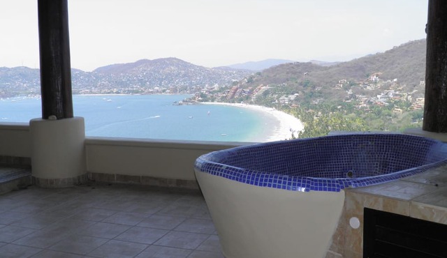 La Escollera Suites Adults Only in Zihuatanejo