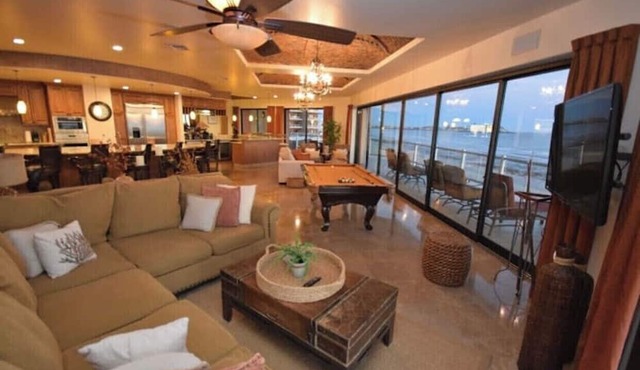Beach front , Water front low level condo Las Palomas Resort . Cordoba 208.