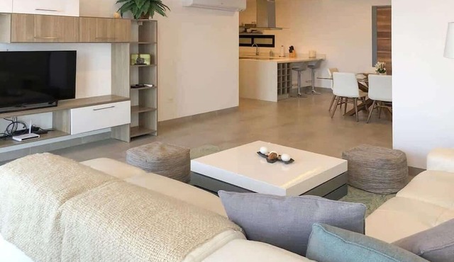 5 Blocks to Beach | Icono Oceanview Pool & Hot Tub