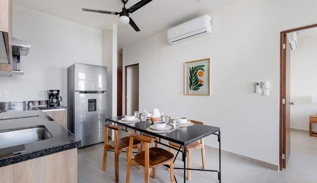 Lagoon-View Apt - Cancun - Pool & Gym - Sleeps 4