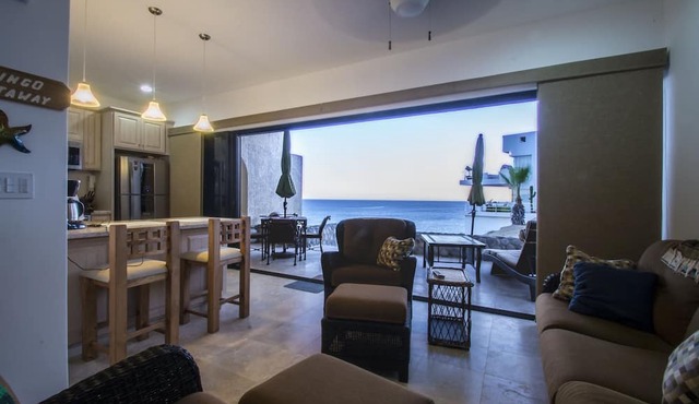 OCEANFRONT GROUND FLOOR 2 BEDROOM END UNIT INDOOR/OUTDOOR LIVING AT IT'S BEST