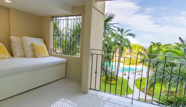 Luxury beachfront condo in Porto Fino, bonus studio, private beach, pool.