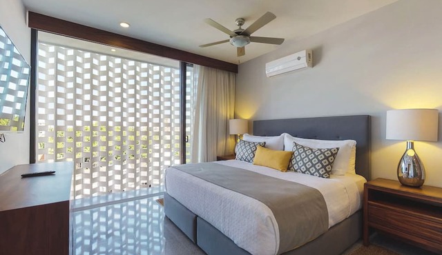 Beautiful Condo in the heart of Zona Romantica! 2BD Condo for rent in Old Town,