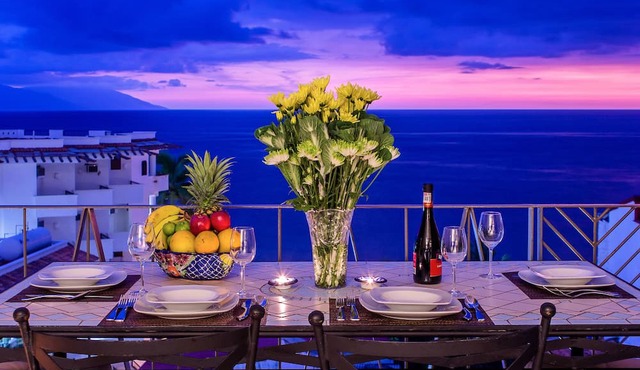 Ocean View condo in romantic zone muertos beach fifth floor