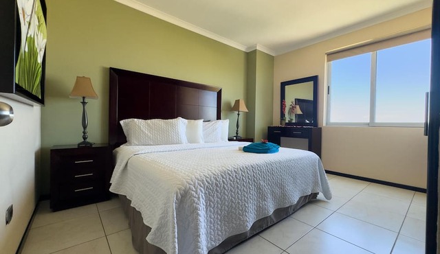 The Best Location on the Malecon- Horizon 1601