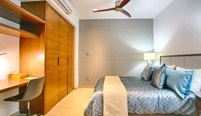 2BR w/Workspace | Rooftop Pool, Gym & Bar