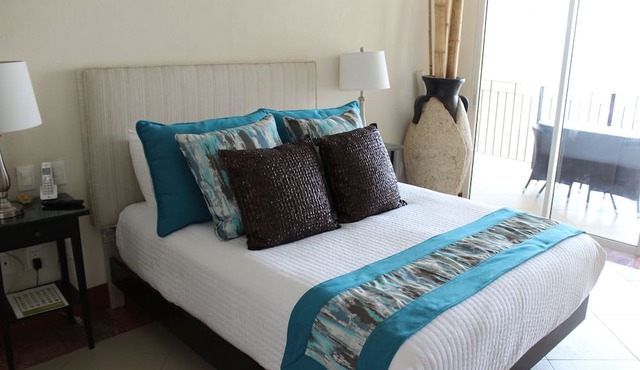 ON THE BEACH - Luxury Condominium with Breathtaking Views