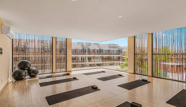 2 BR Bliss w Sunset Pool | Gym | Osmosis