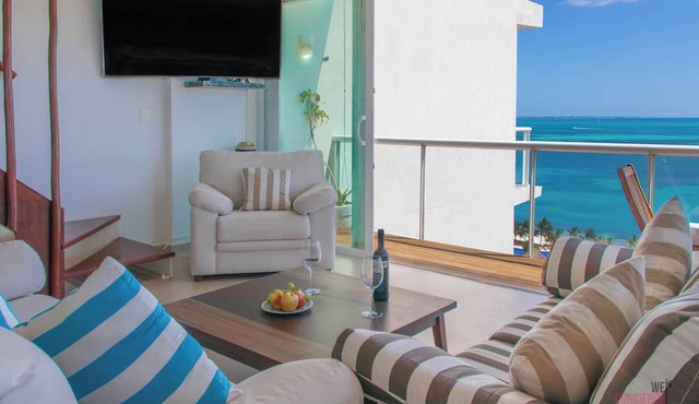 3-bedroom condo in marvelous Cancún with AC