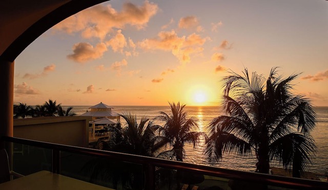 Luxury Oceanfront 4 Bdrm El Cantil 4AS