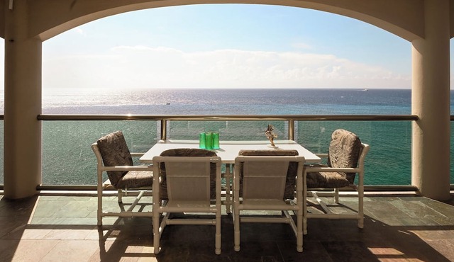 Caribbean Dream Ocean Front Condo El Cantil 6BN